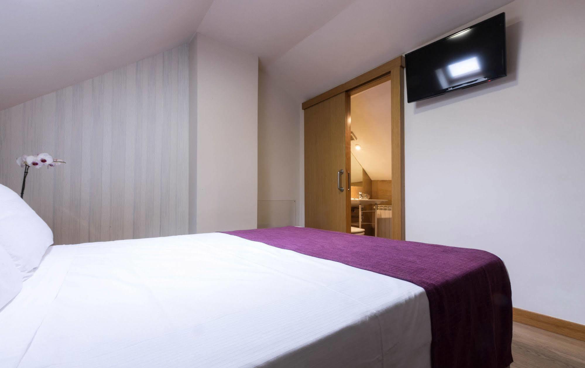 Di' Carlo Hotel Madrid Exterior photo